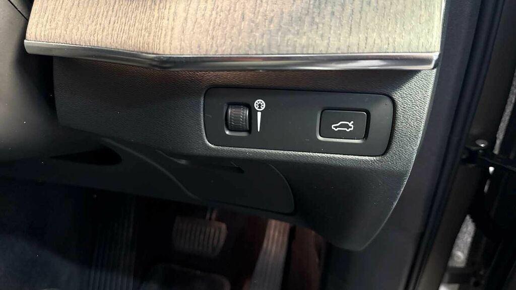 Volvo XC90 2L R-design Pro Black #42