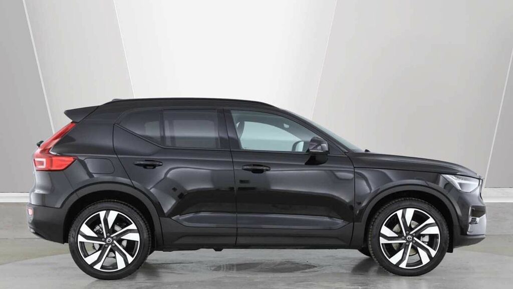 Volvo XC40 B4 P Plus Dark Black #2