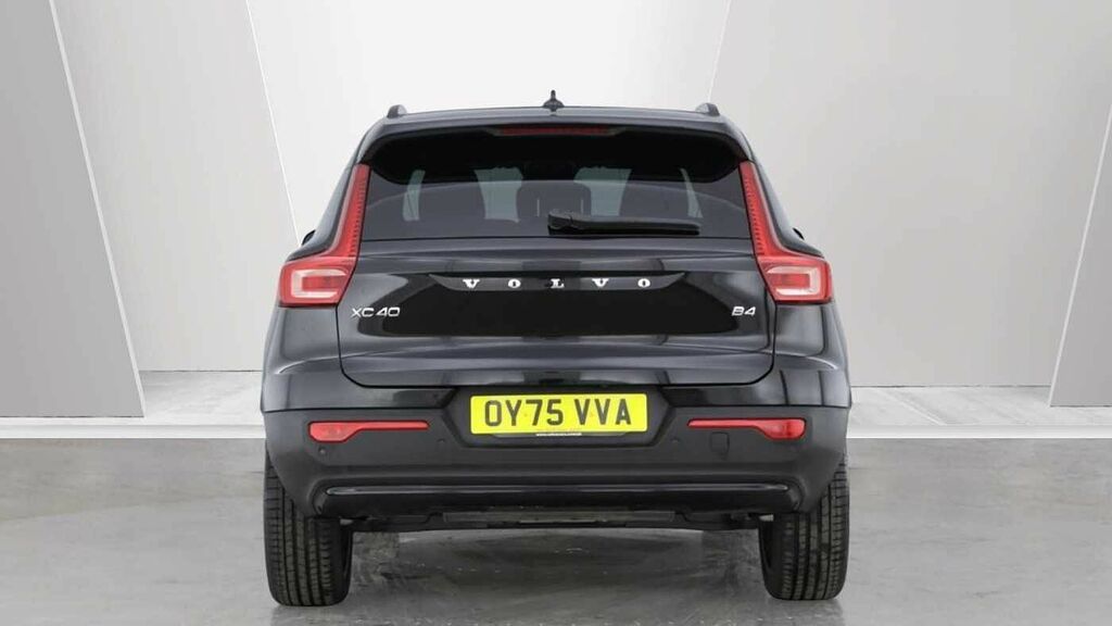 Volvo XC40 B4 P Plus Dark Black #4