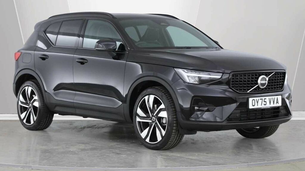 Volvo XC40 B4 P Plus Dark Black