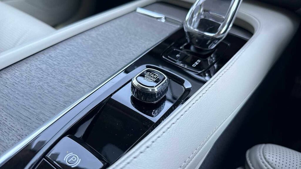 Volvo XC90 2.0 B5p 250 Plus Dark Awd Geartronic Silver #25