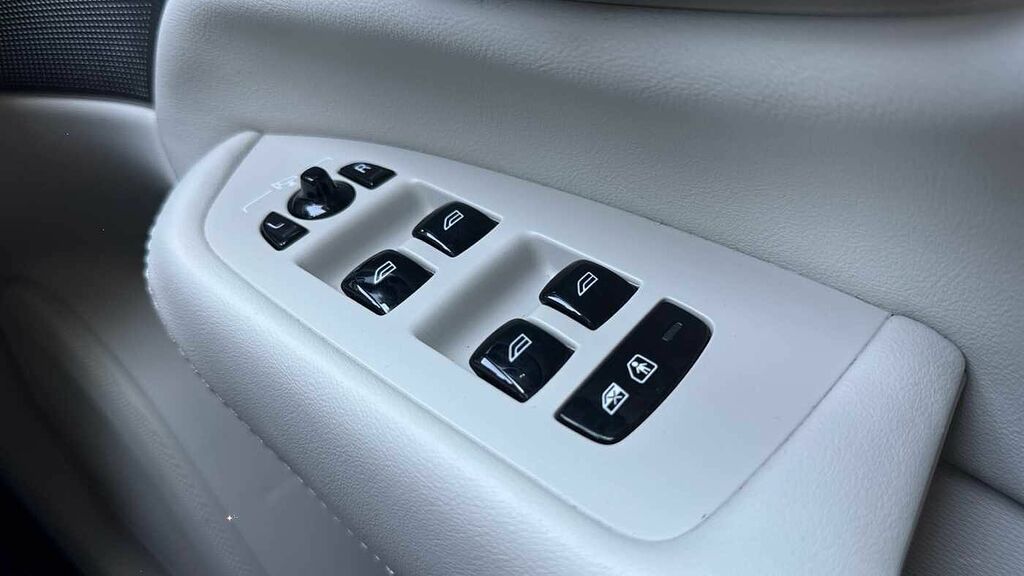 Volvo XC90 2.0 B5p 250 Plus Dark Awd Geartronic Silver #22