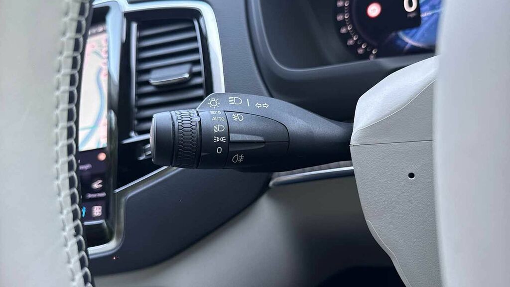 Volvo XC90 2.0 B5p 250 Plus Dark Awd Geartronic Silver #18