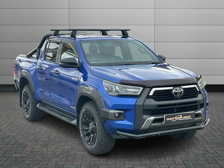 Toyota HILUX Invincible X Dcab Pick Up 2.8 D-4d Blue