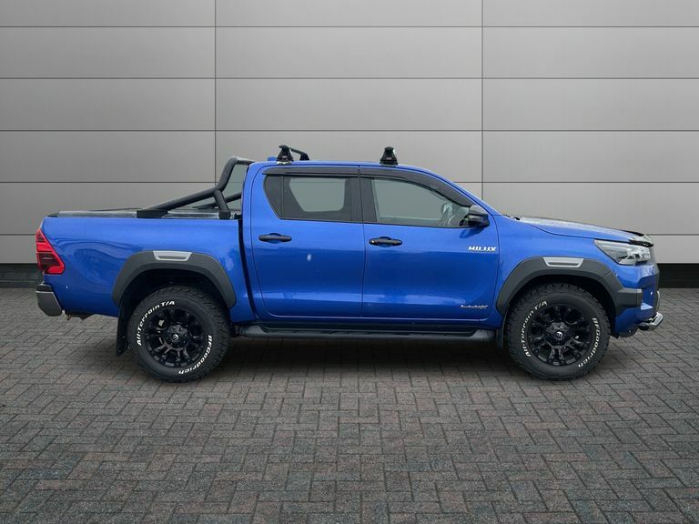 Toyota HILUX Invincible X Dcab Pick Up 2.8 D-4d WGZ1121 Blue #5