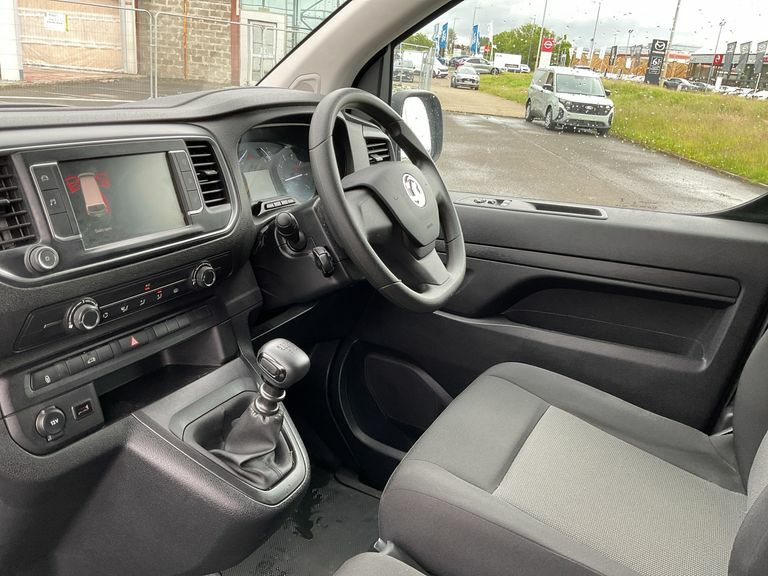 Vauxhall Vivaro 2900 1.5D 100Ps Prime H1 Van Black #3