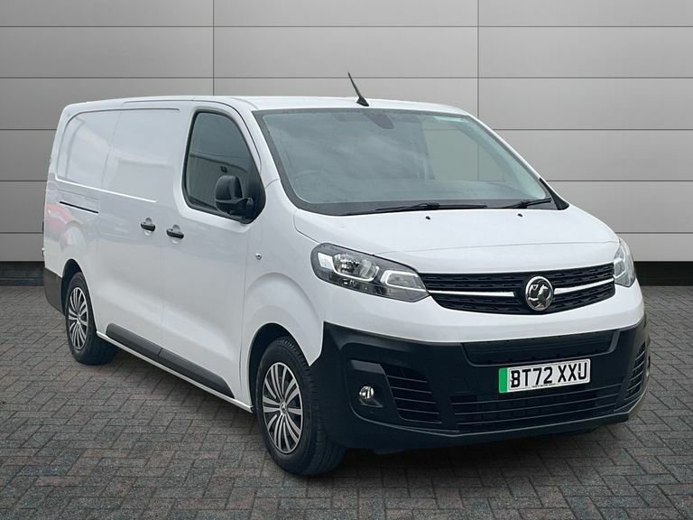 Vauxhall Vivaro 3100 100Kw Dynamic 75Kwh H1 Van BT72XXU White