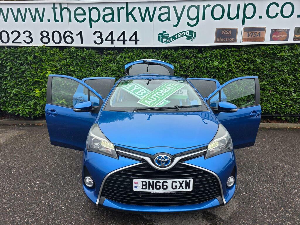 Toyota Yaris 1.5 Vvt-h Excel E-cvt Euro 6 BN66GXW Blue #2
