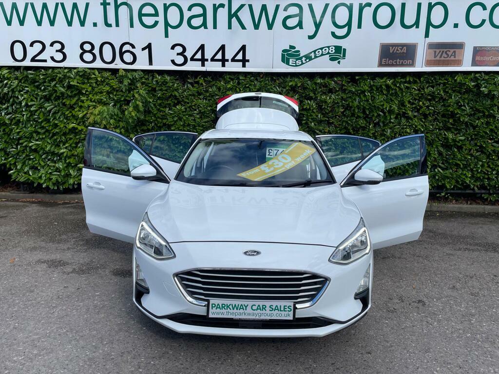 Ford Focus 1.0T Ecoboost Zetec Euro 6 S S White #2