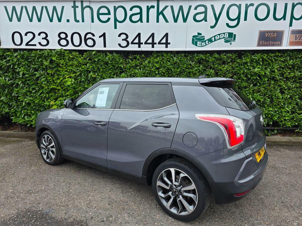 SsangYong Tivoli E-xgi Se Blue #4