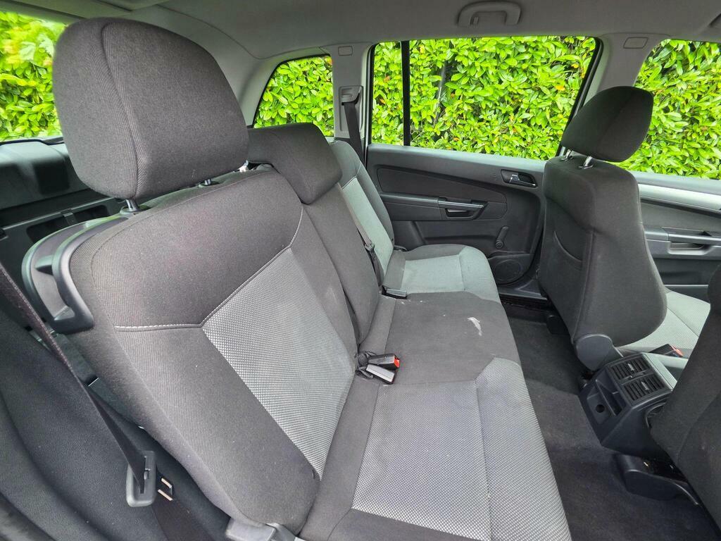 Vauxhall Zafira 1.6 16V Exclusiv Euro 5 White #2