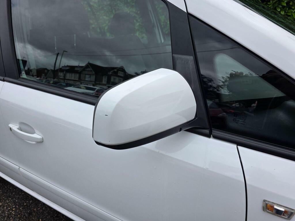 Vauxhall Zafira 1.6 16V Exclusiv Euro 5 White #6