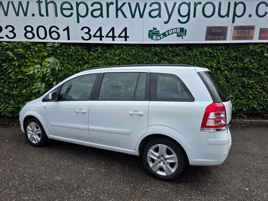 Vauxhall Zafira 1.6 16V Exclusiv Euro 5 White #3