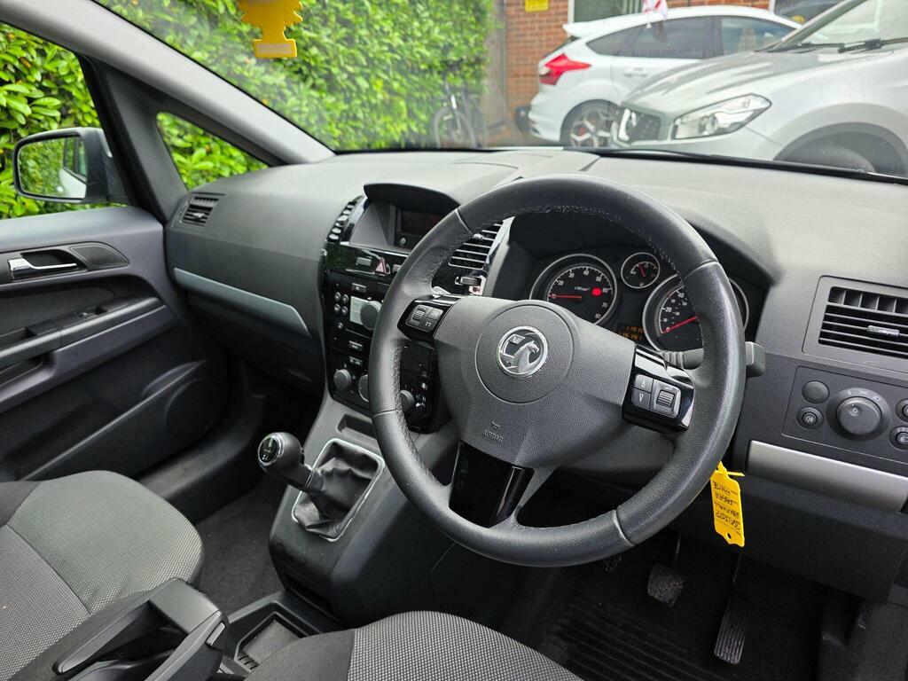 Vauxhall Zafira 1.6 Exclusiv 113 Bhp Silver #7