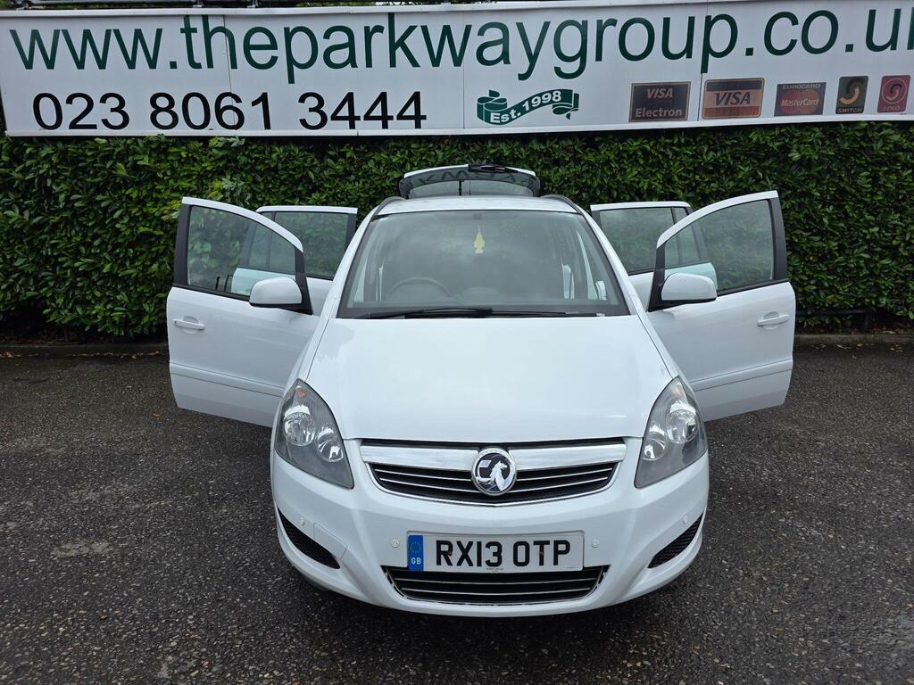 Vauxhall Zafira 1.6 16V Exclusiv Euro 5 White