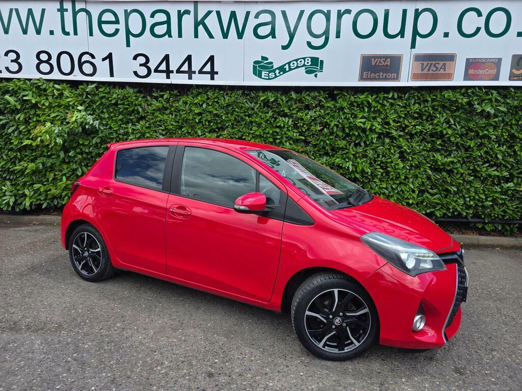 Toyota Yaris 1.33 Dual Vvt-i Design Euro 6 Red