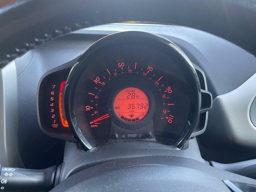 Toyota Aygo 1.0 Vvt-i X-play Euro 6 FX17OVT White #5