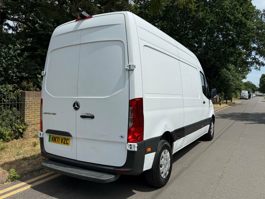 Mercedes-Benz eSprinter Esprinter Progressive Panel Van White #19