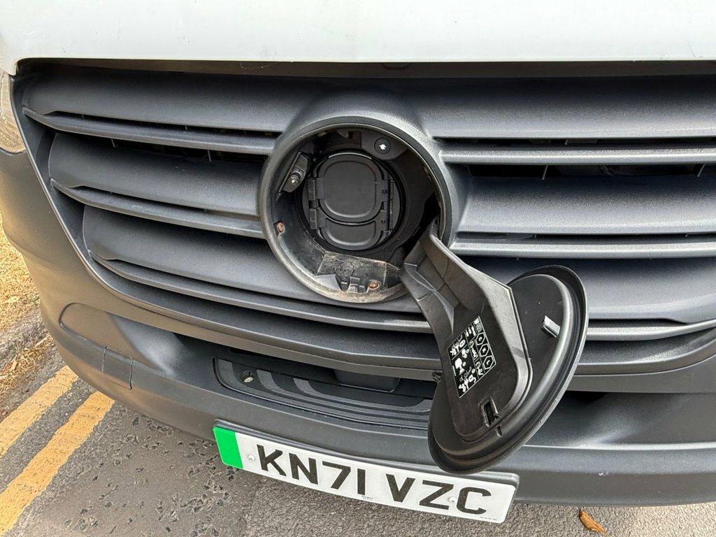 Mercedes-Benz eSprinter Esprinter Progressive Panel Van White #11