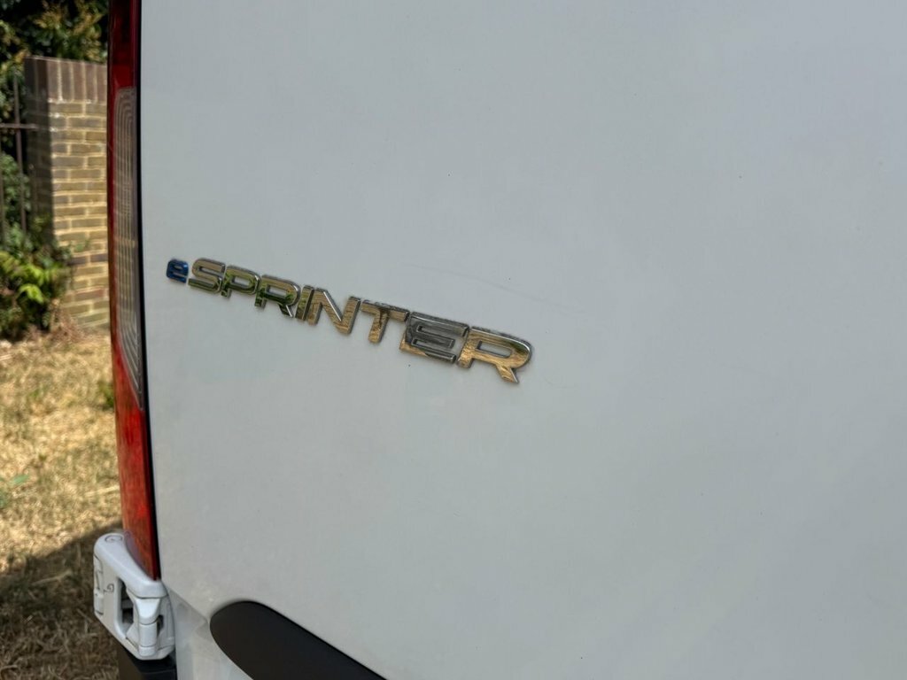 Mercedes-Benz eSprinter Esprinter Progressive Panel Van White #18