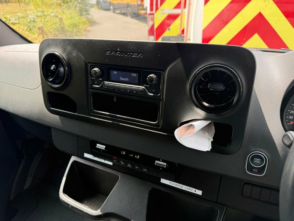 Mercedes-Benz eSprinter Esprinter Progressive Panel Van White #22