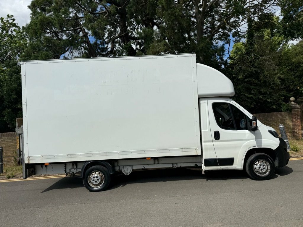 Peugeot Boxer 2.2L Built For Business White #4