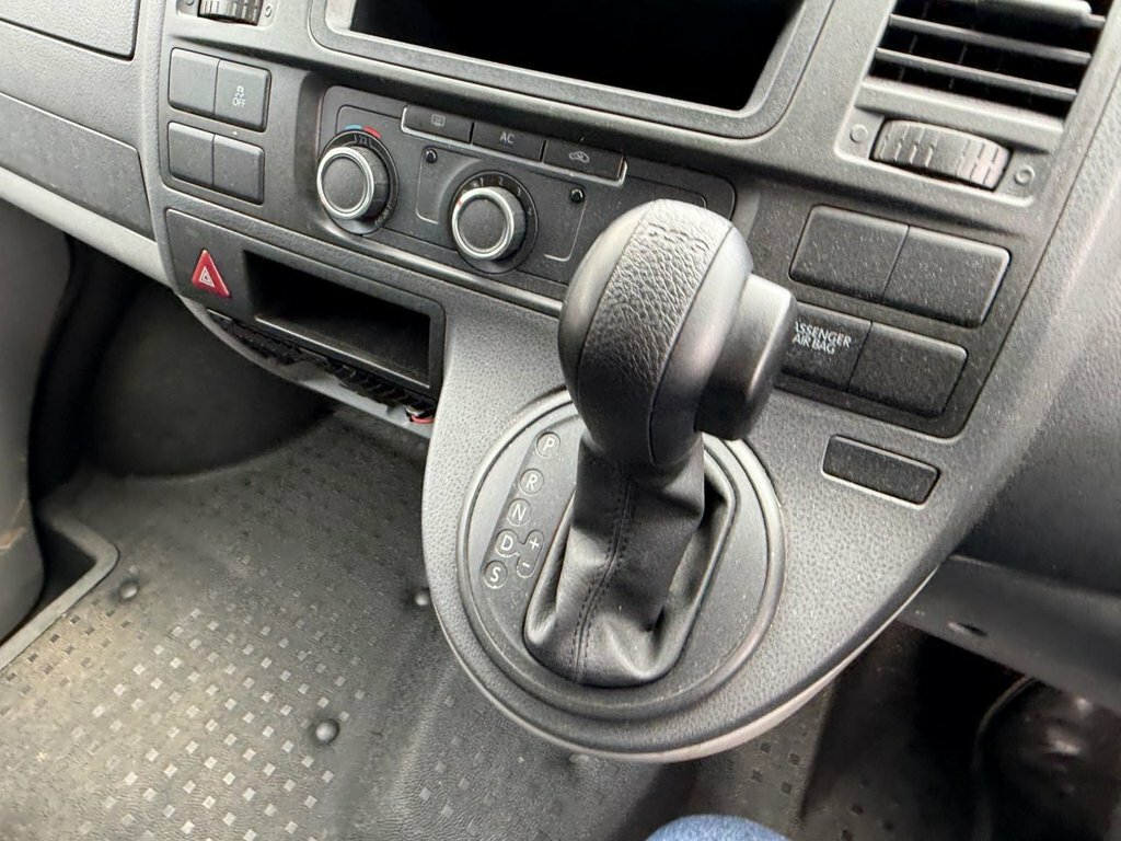 Volkswagen Transporter 2.0 Bitdi Black #25
