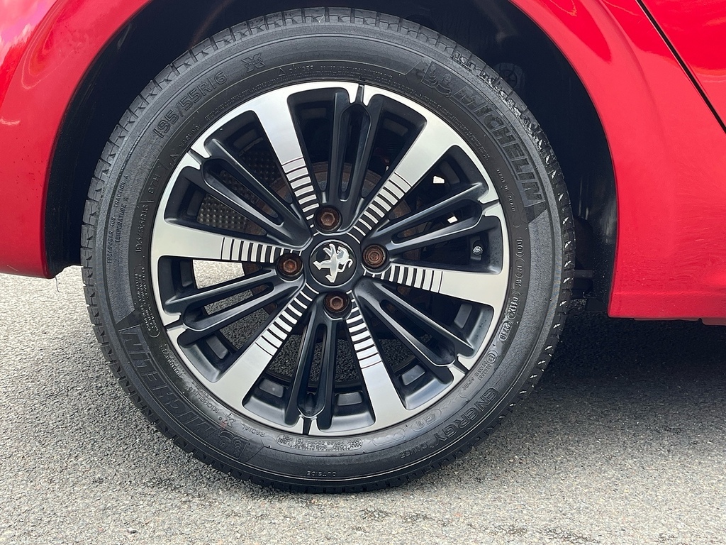 Peugeot 208 Tech Edition Red