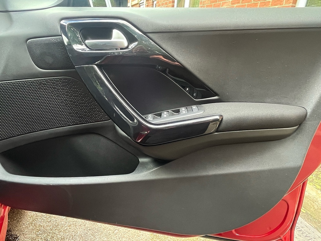 Peugeot 208 Tech Edition Red #3