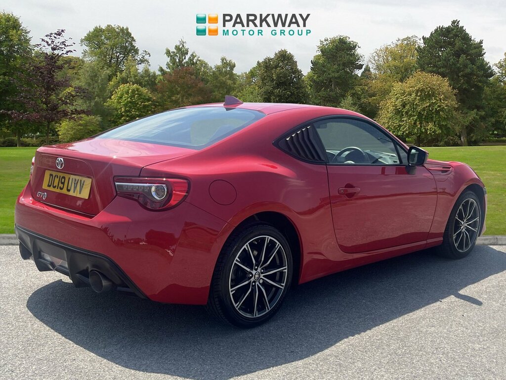 Toyota GT86 Coupe Red #4