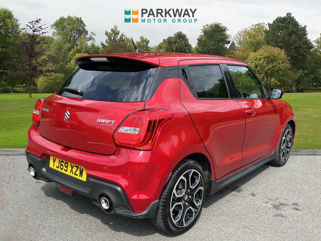 Suzuki Swift Hatchback Red #4