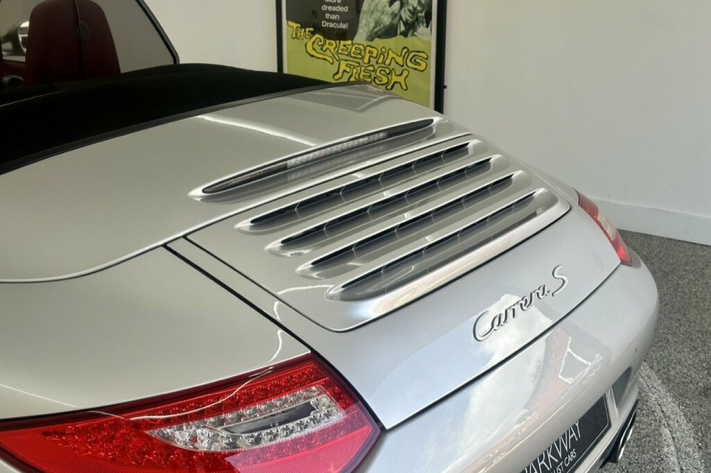 Porsche 911 Carrera S Cab Man Silver
