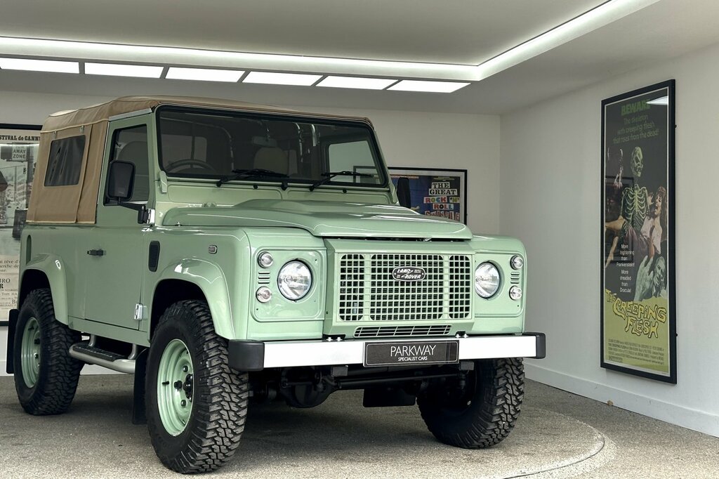 Land Rover Defender 90 Heritage Soft Top Green
