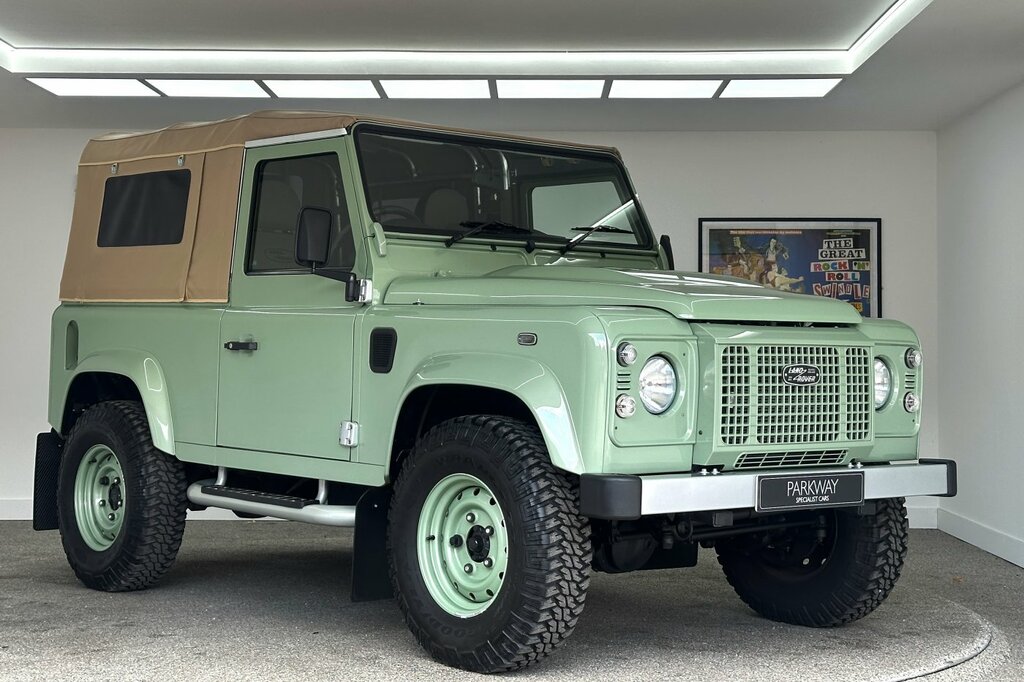 Land Rover Defender 90 Heritage Soft Top GY65SZV Green #4