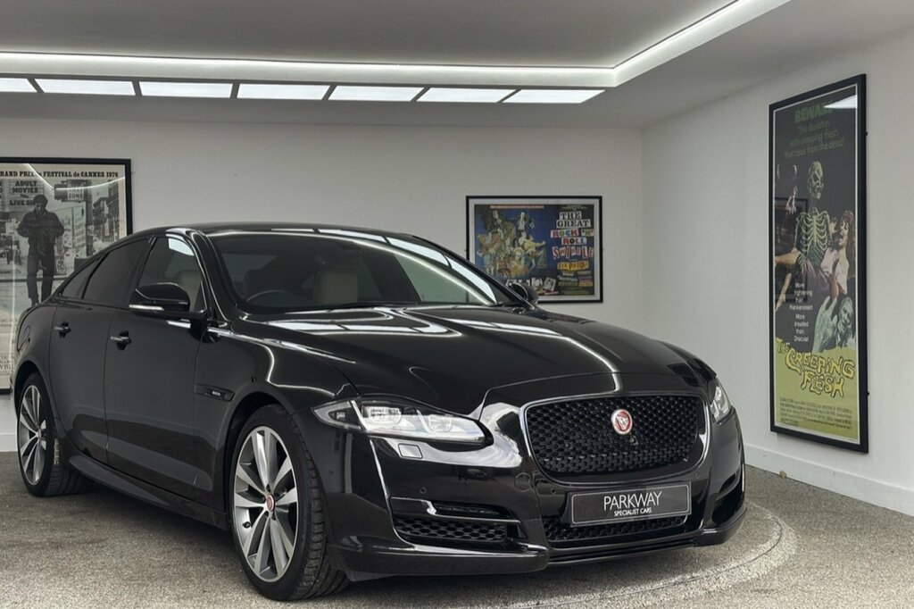 Jaguar XJ 3.0 D Portfolio Saloon Black