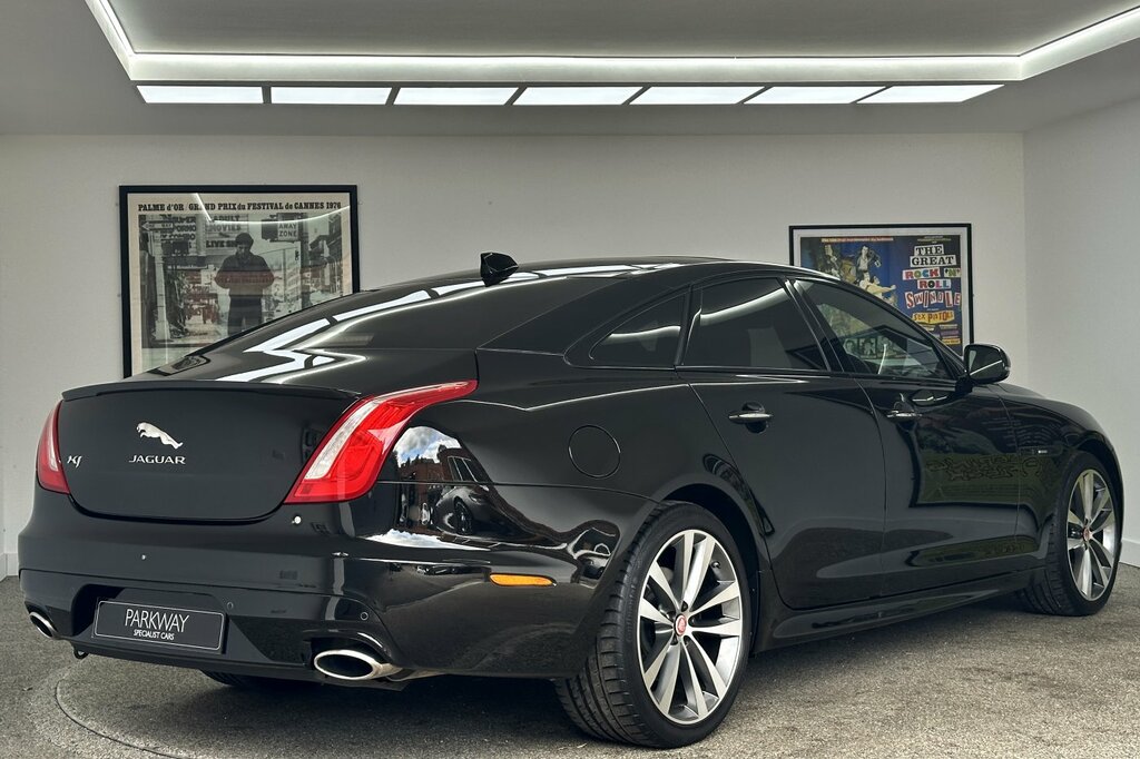 Jaguar XJ 3.0 D Portfolio Saloon Black #4