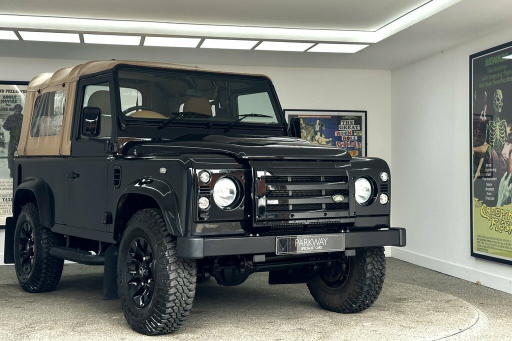 Land Rover Defender 90 Black Edition S Top Black