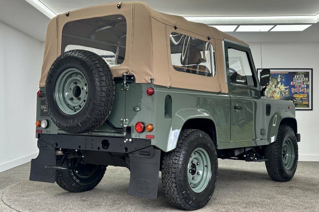 Land Rover Defender 90 2.4 Heritage S Top Green #2