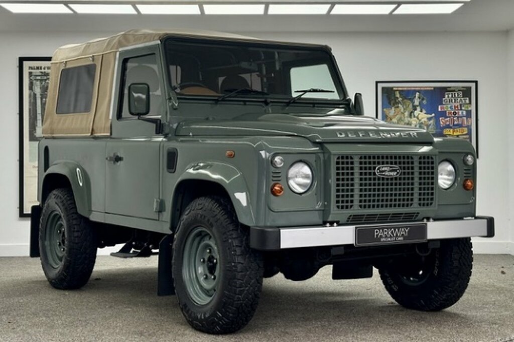 Land Rover Defender 2.2 Soft Top Heritage Green #5