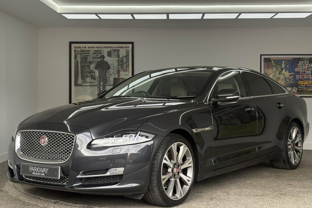 Jaguar XJ 3.0 D Portfolio Saloon Grey #3
