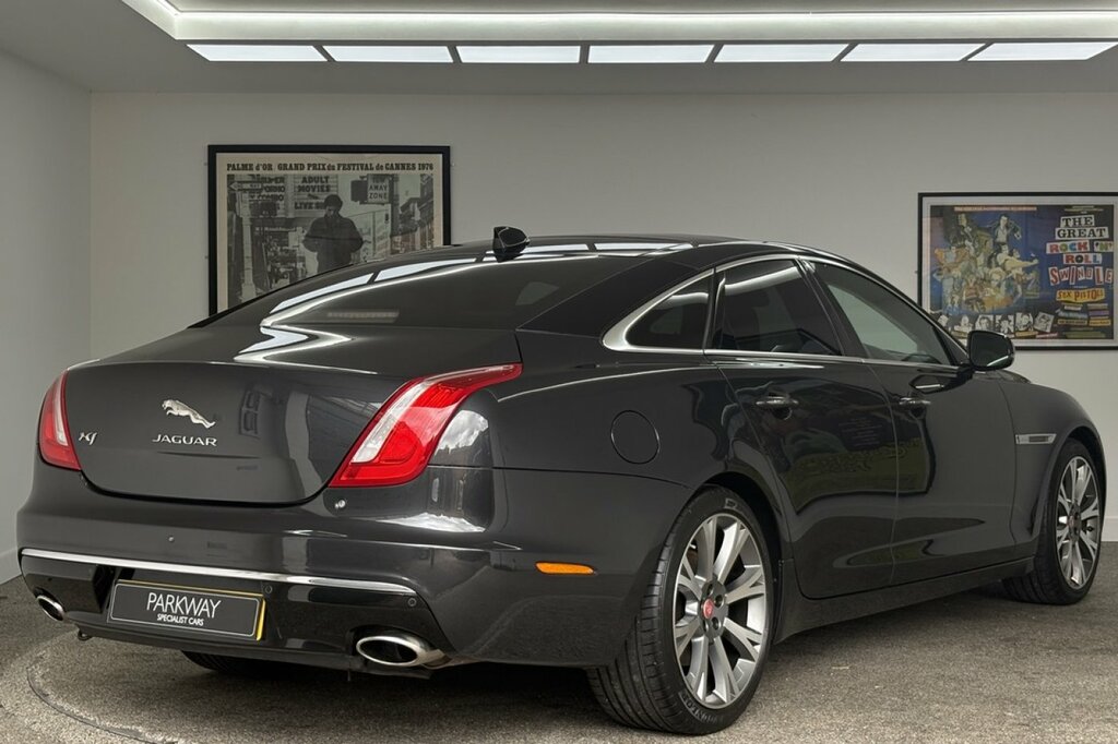 Jaguar XJ 3.0 D Portfolio Saloon Grey #2