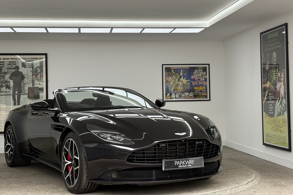 Aston Martin DB11 4.0 V8 Volante Black