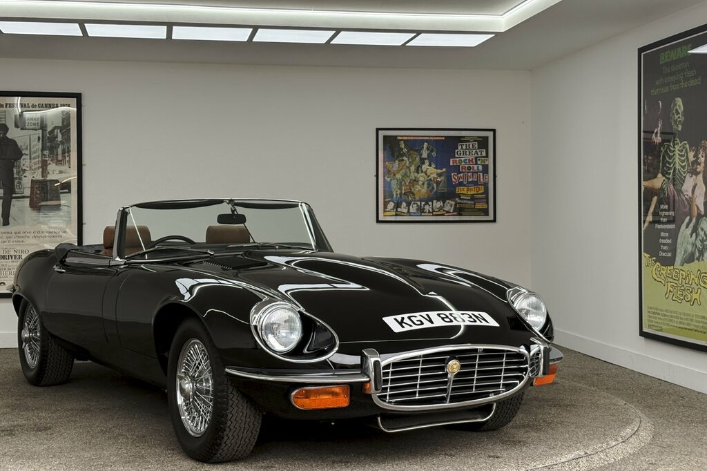 Jaguar E-Type Series 3 Commemorative Black