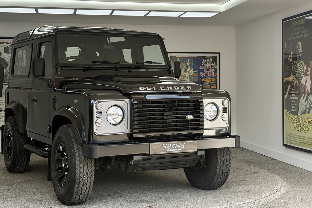 Land Rover Defender 90 2.2 Tdci Xs Black