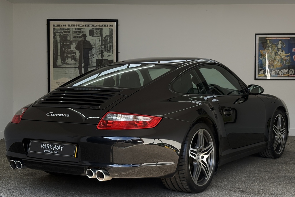 Porsche 911 Carrera 4 3.6 Coupe Black #3