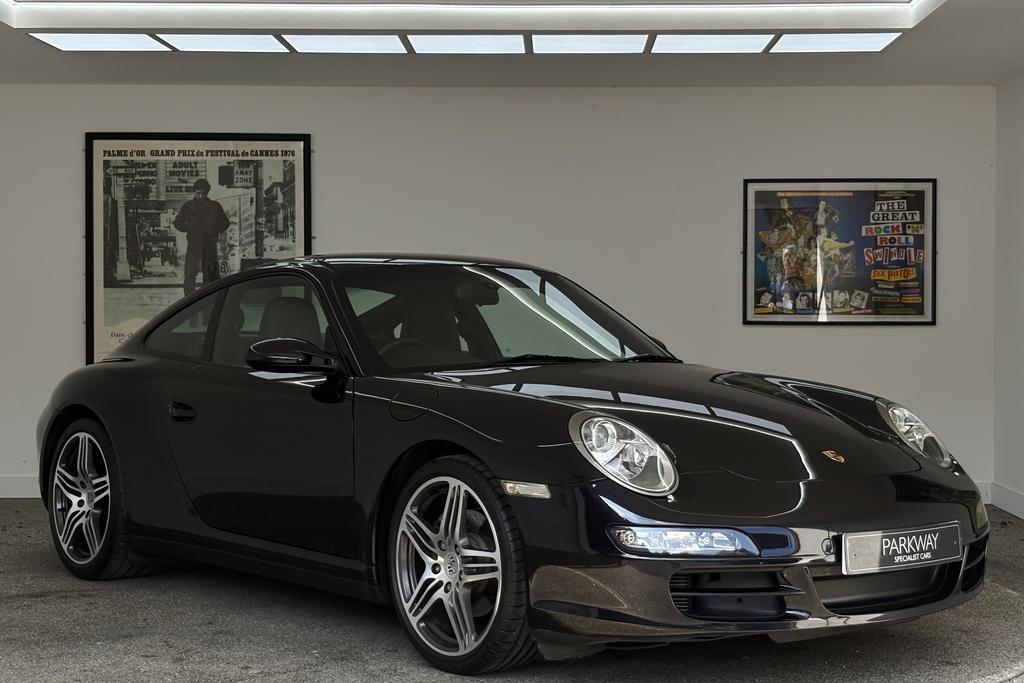 Porsche 911 Carrera 4 3.6 Coupe Black #4