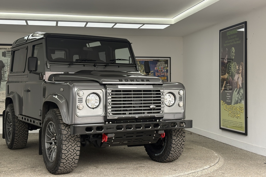 Land Rover Defender 90 Bowler Fast Road Grey