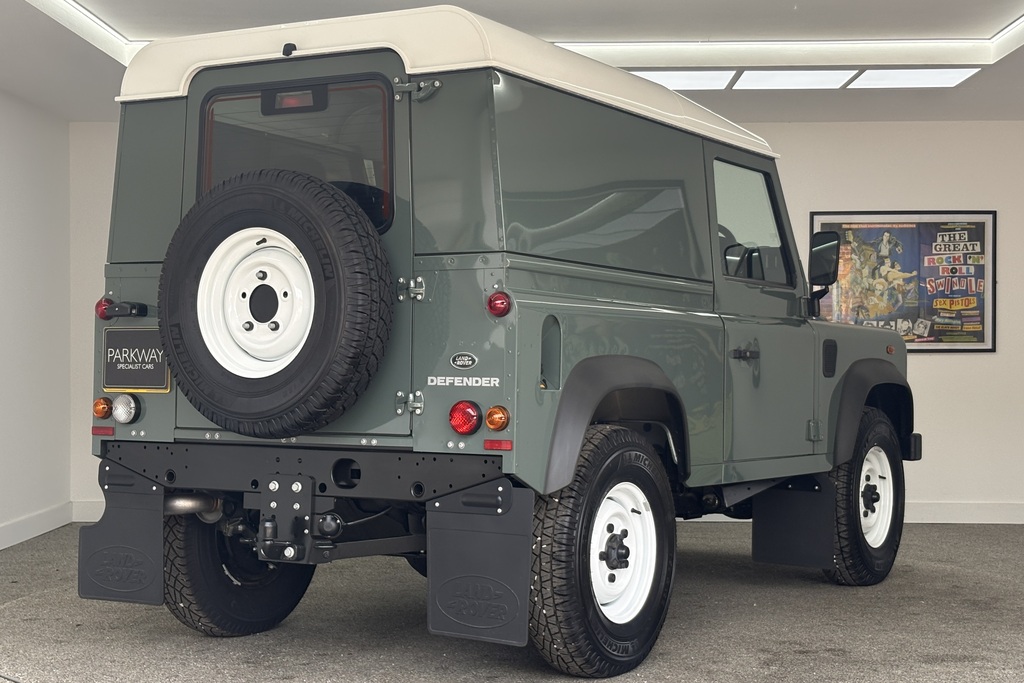 Land Rover Defender 90 2.2 Tdci Hard Top Green #2