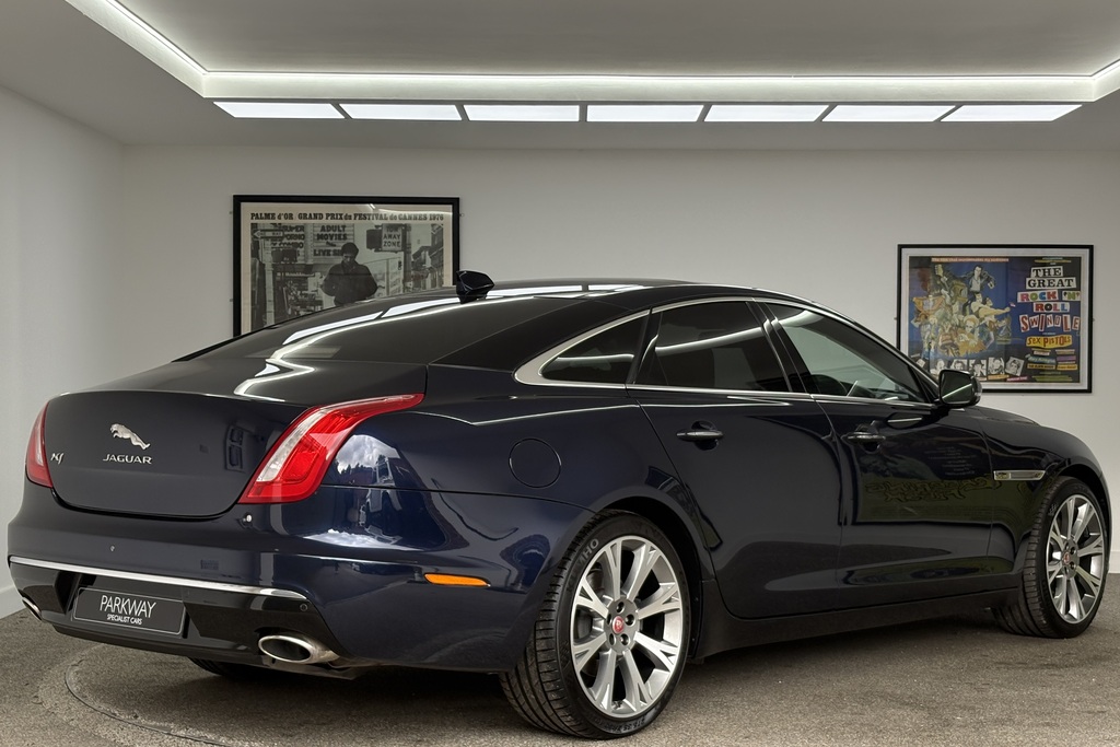 Jaguar XJ 3.0 D Portfolio Saloon Blue #2