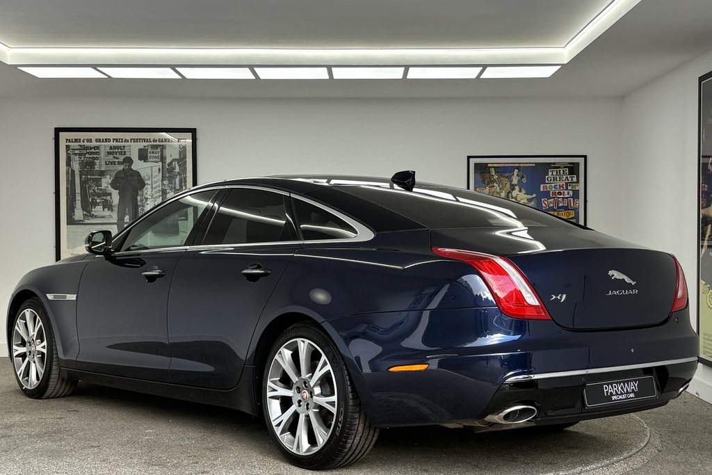 Jaguar XJ 3.0 D Portfolio Saloon Blue #4